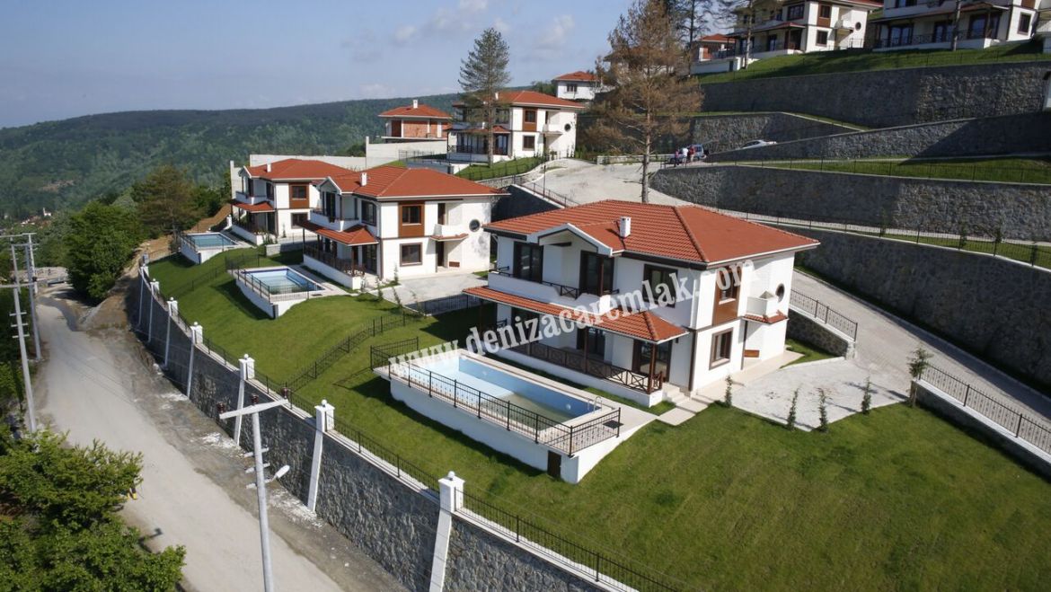 Sakarya Sapanca Göl Manzaralı Satılık Villa Deniz Acar Emlak