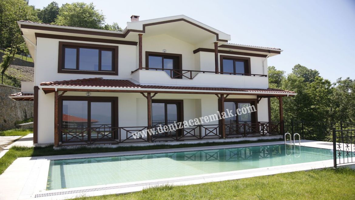 Sakarya Sapanca Göl Manzaralı Satılık Villa Deniz Acar Emlak